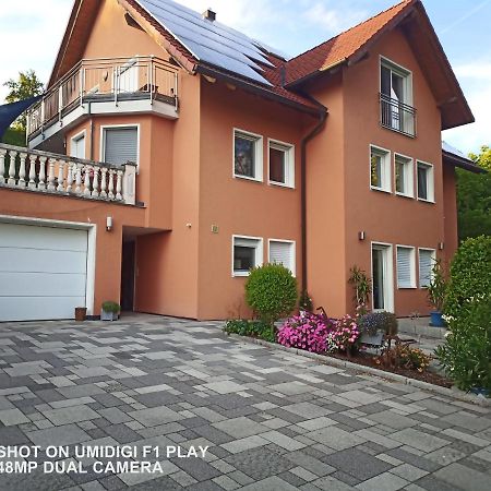 Ferienwohnung Dawie Oehringen Ngoại thất bức ảnh