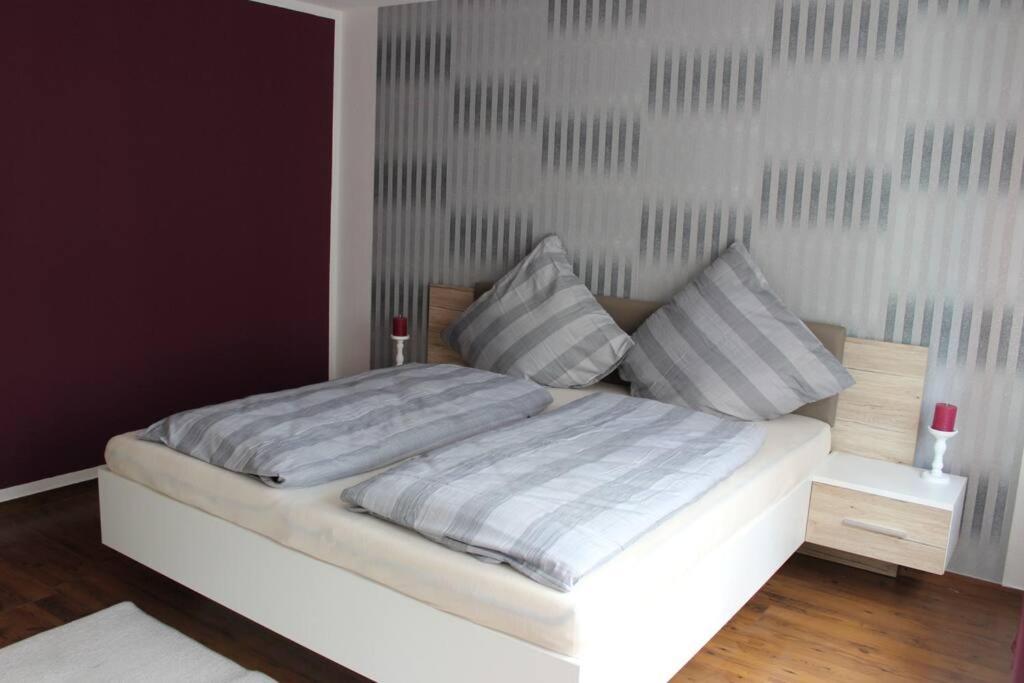 Ferienwohnung Dawie Oehringen Ngoại thất bức ảnh